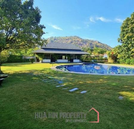 VILLA VISTA : 3 bed Balinese style villa