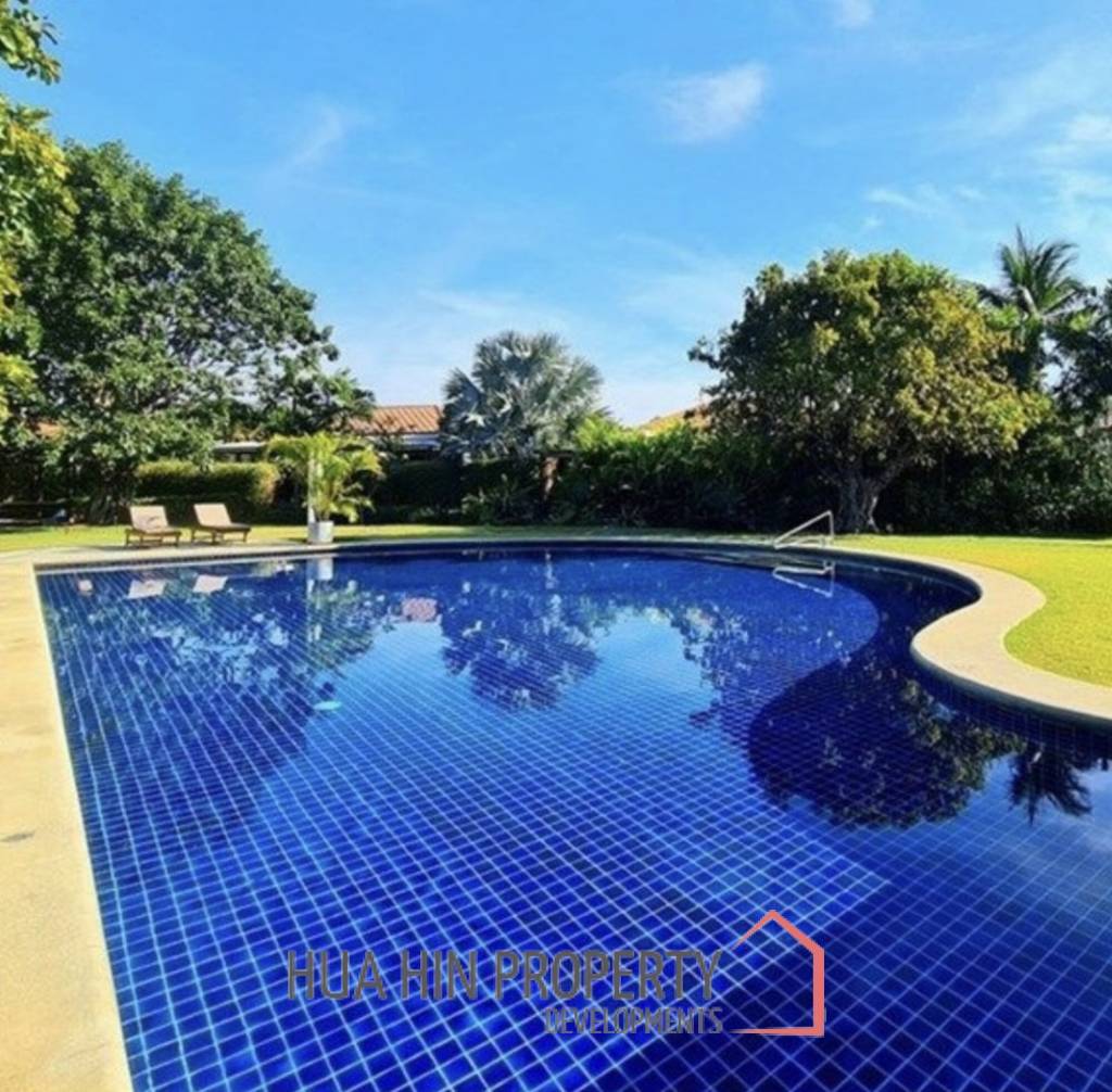 VILLA VISTA : 3 bed Balinese style villa