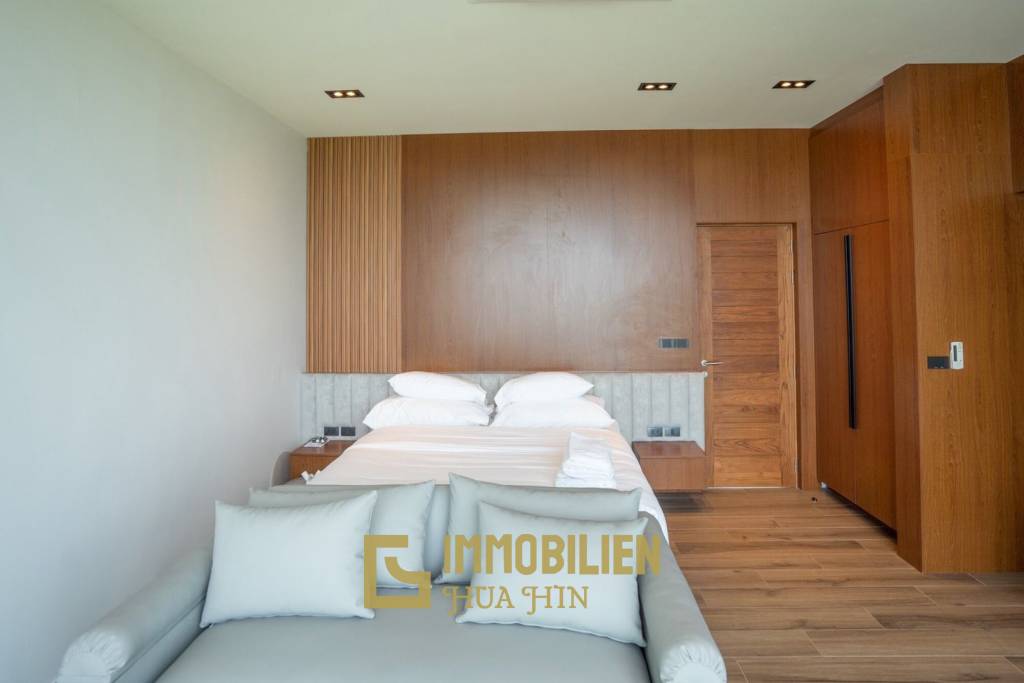 720 sqm Oceanfront Villa Prachuap Khiri Khan