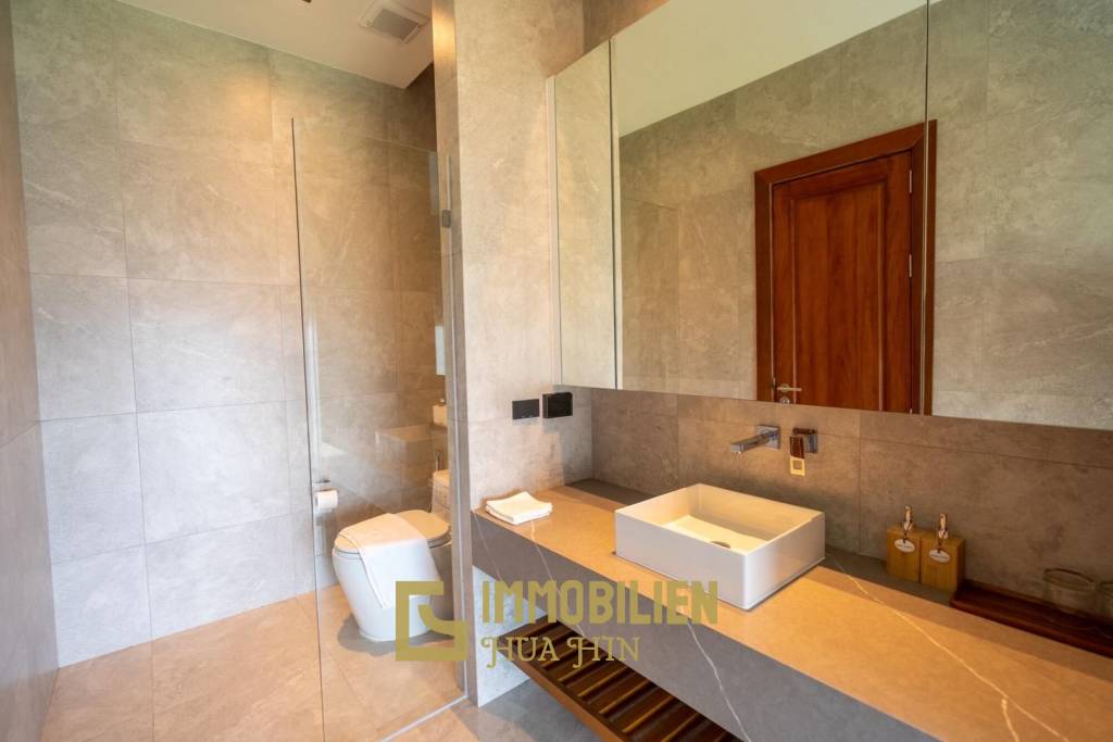 720 sqm Oceanfront Villa Prachuap Khiri Khan