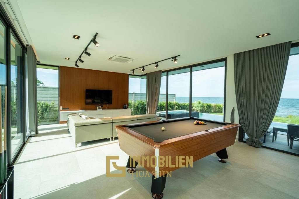 720 sqm Oceanfront Villa Prachuap Khiri Khan