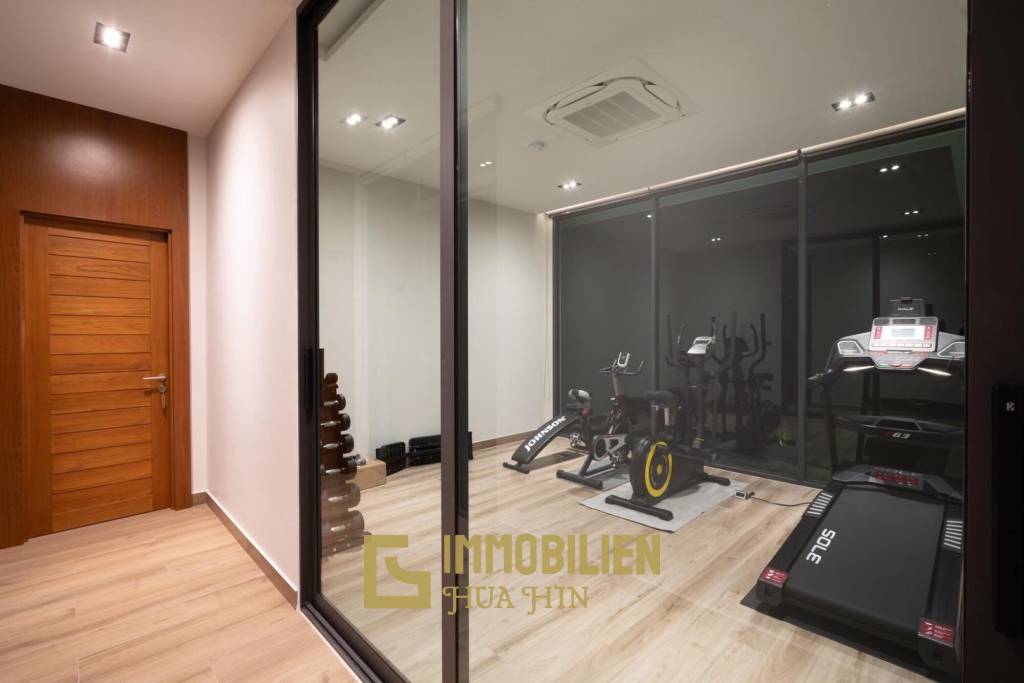 720 sqm Oceanfront Villa Prachuap Khiri Khan