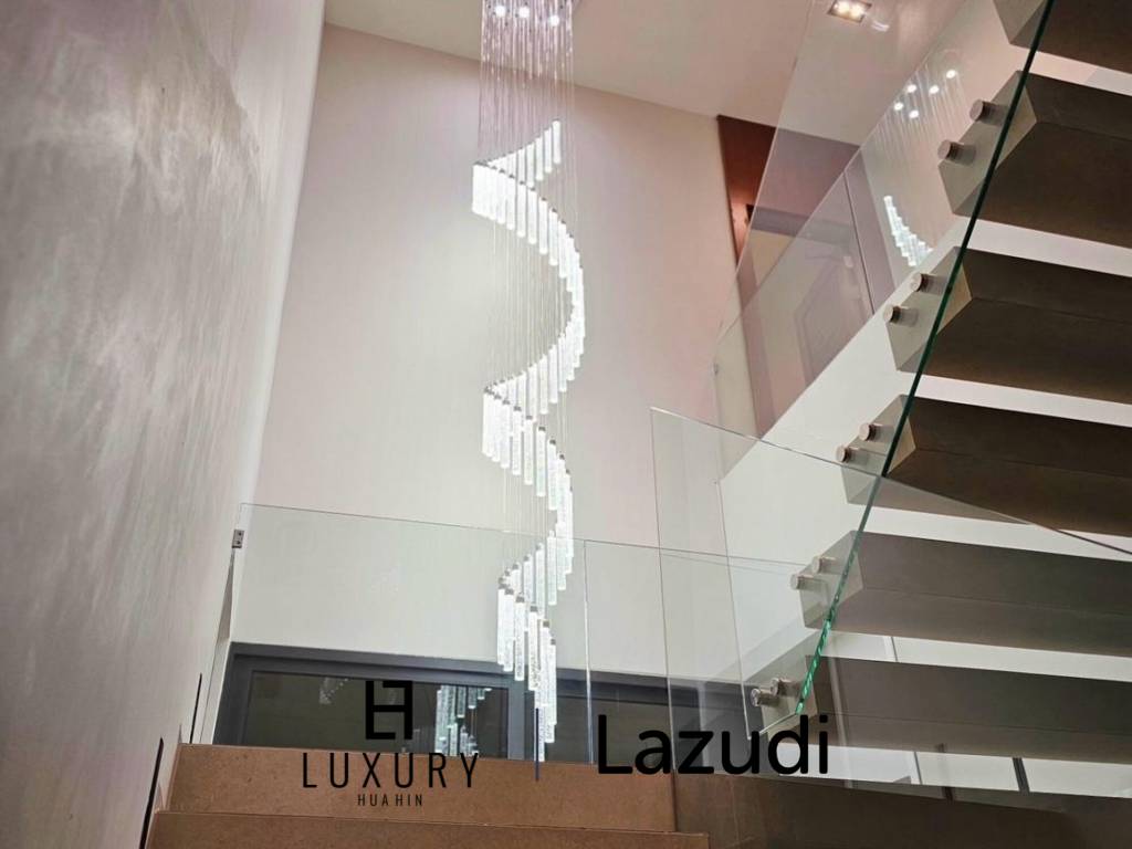 6,664 Kvm 5 Seng 6 Bad Villa for Salg