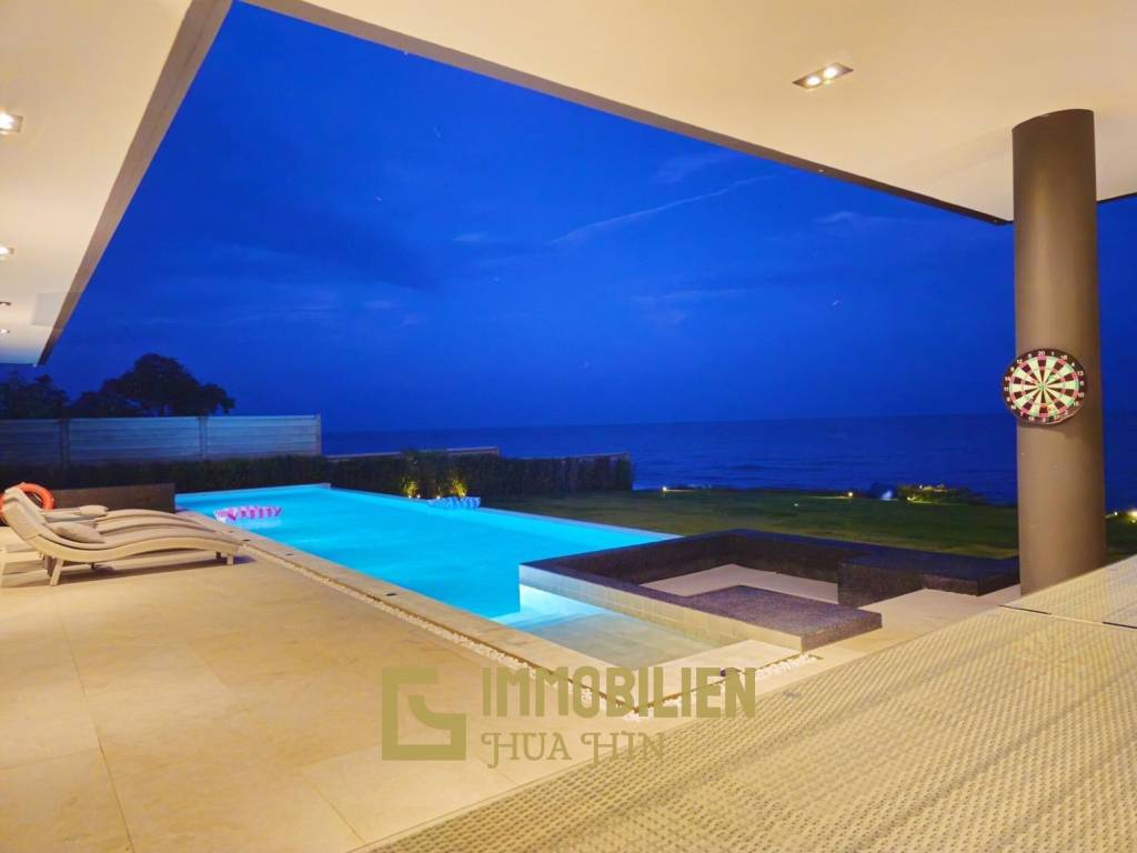 720 sqm Oceanfront Villa Prachuap Khiri Khan