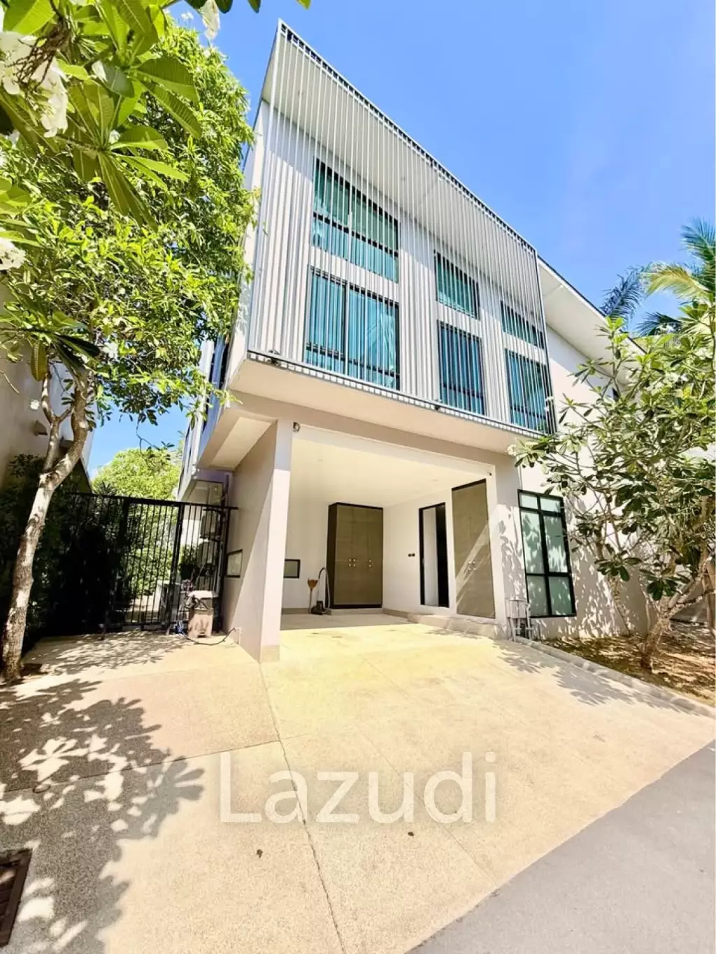 Modern 3-Bedroom Villa at Wallaya Pool Villas for Sale in Cherng Talay