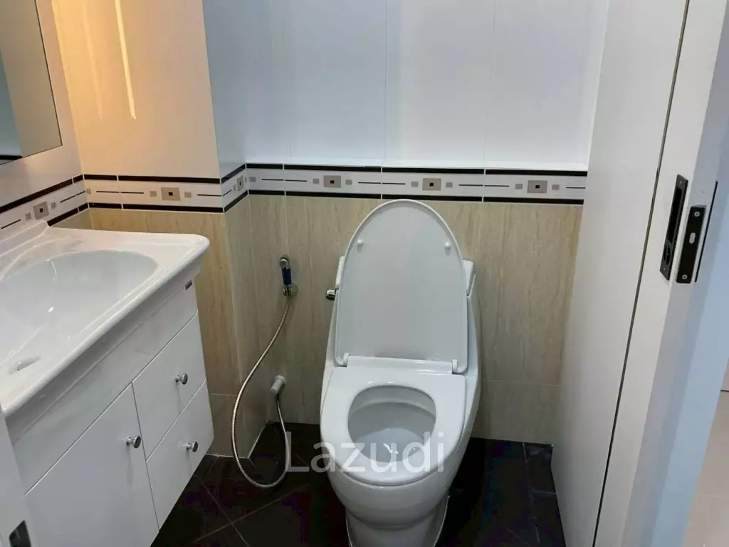 Newly Renovated 1-Bedroom at CC Condominium 1
