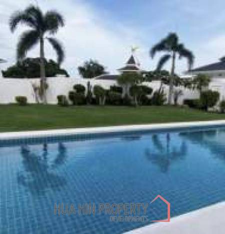 FACON HILL HUA HIN : 3 bed luxury pool villa