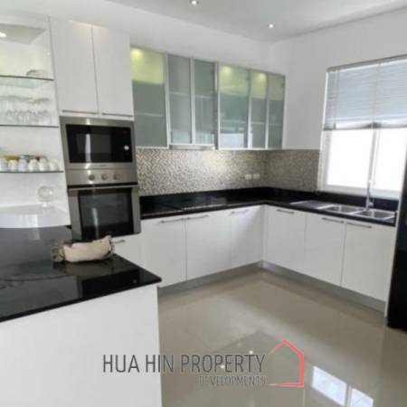 FACON HILL HUA HIN : 3 bed luxury pool villa