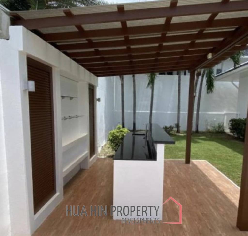FACON HILL HUA HIN : 3 bed luxury pool villa