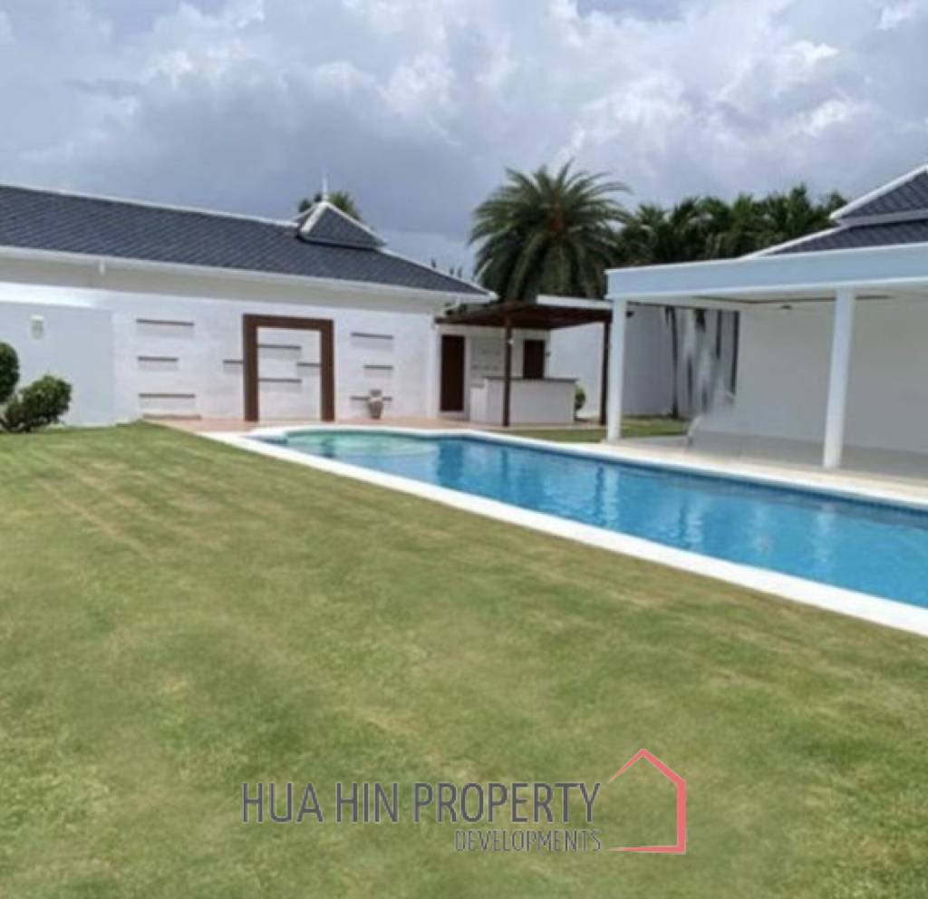 FACON HILL HUA HIN : 3 bed luxury pool villa