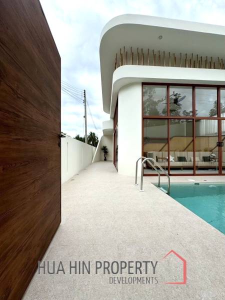 167 sqm Modern Pool Villa in Sam Roi Yot, Prachuap Khiri Khan