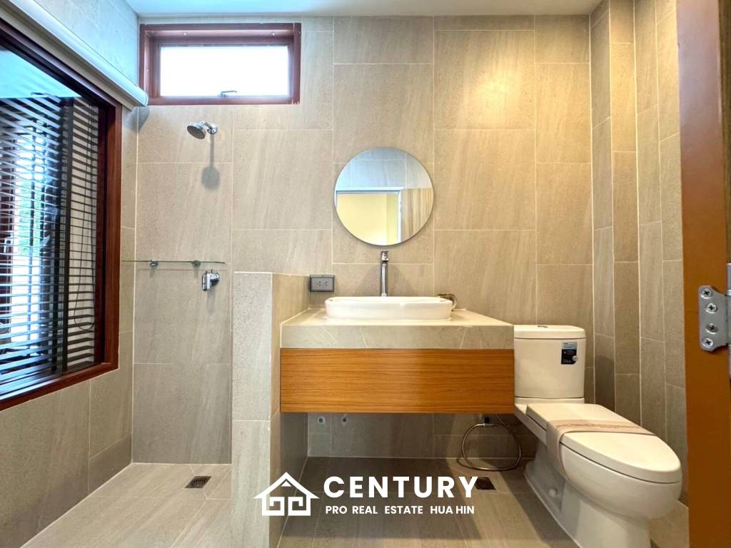 167 sqm Modern Pool Villa in Sam Roi Yot, Prachuap Khiri Khan