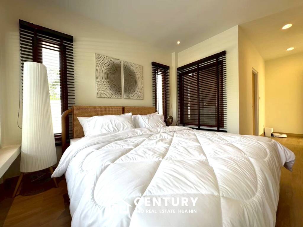 167 sqm Modern Pool Villa in Sam Roi Yot, Prachuap Khiri Khan