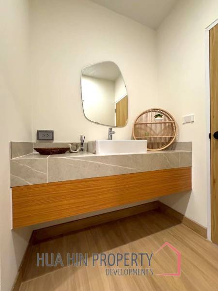 167 sqm Modern Pool Villa in Sam Roi Yot, Prachuap Khiri Khan