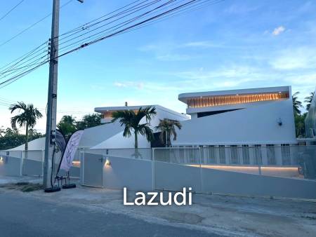 167 sqm Modern Pool Villa in Sam Roi Yot, Prachuap Khiri Khan