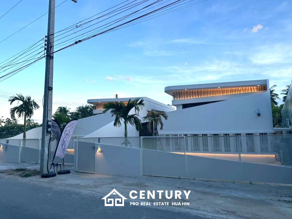 167 sqm Modern Pool Villa in Sam Roi Yot, Prachuap Khiri Khan