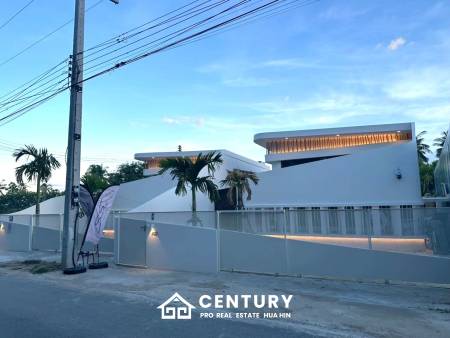 167 sqm Modern Pool Villa in Sam Roi Yot, Prachuap Khiri Khan