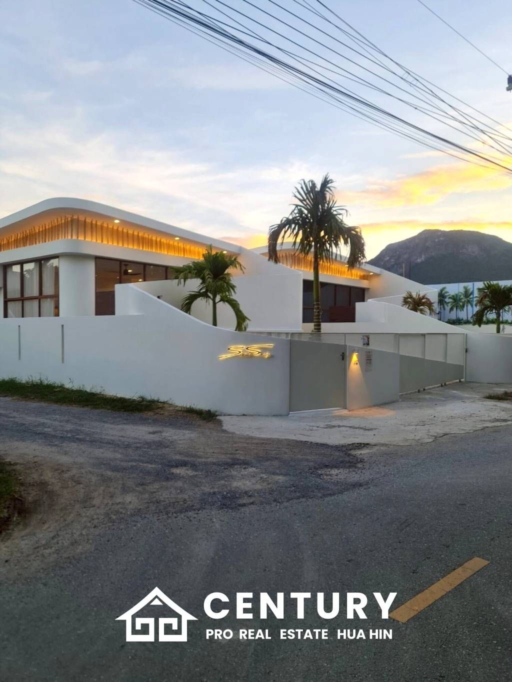 167 sqm Modern Pool Villa in Sam Roi Yot, Prachuap Khiri Khan