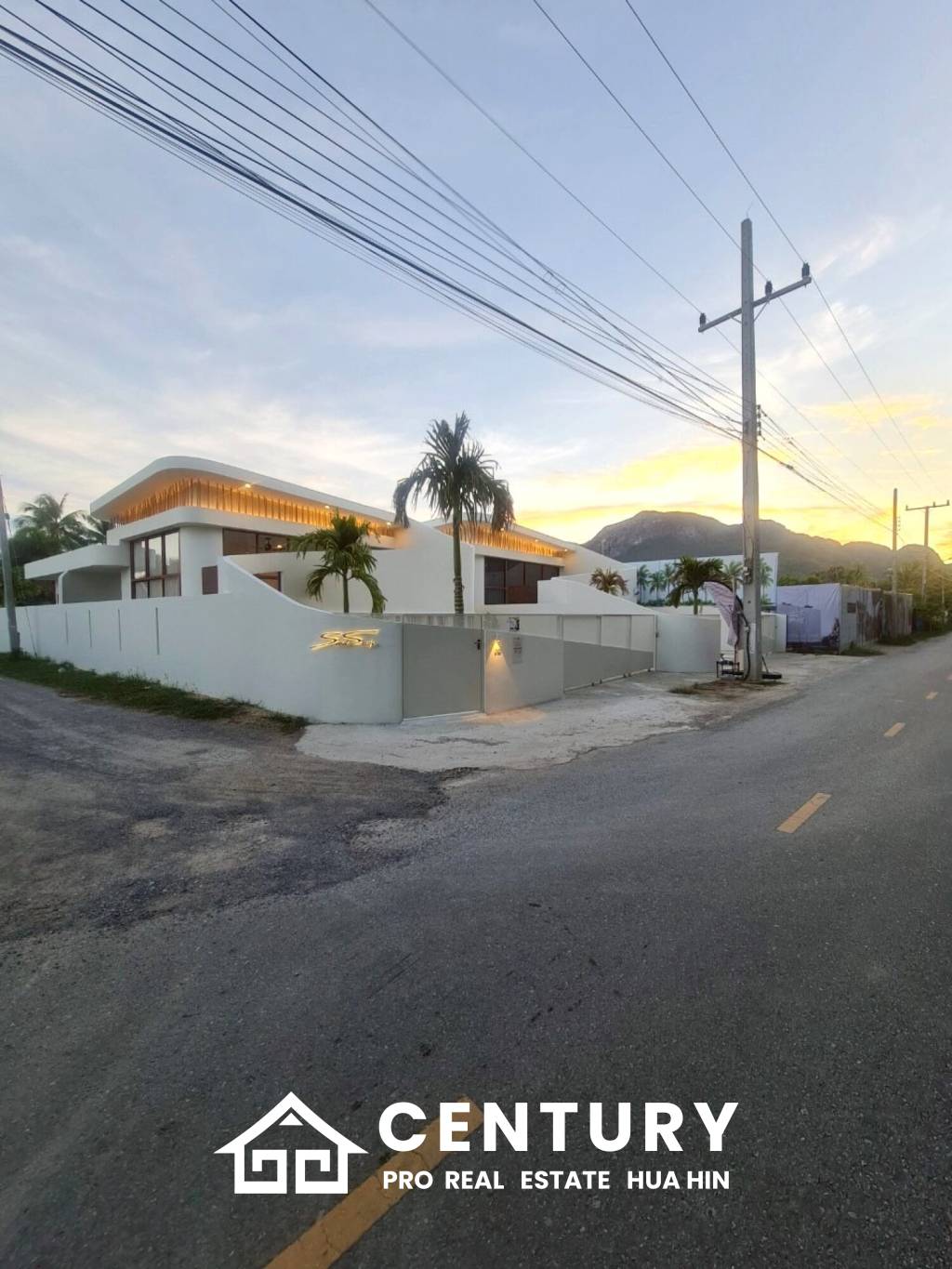 167 sqm Modern Pool Villa in Sam Roi Yot, Prachuap Khiri Khan