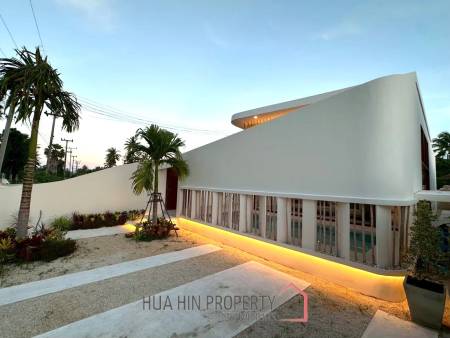 167 sqm Modern Pool Villa in Sam Roi Yot, Prachuap Khiri Khan