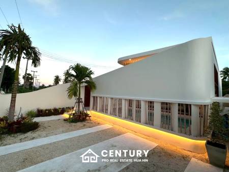 167 sqm Modern Pool Villa in Sam Roi Yot, Prachuap Khiri Khan