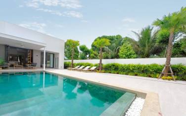 Brand New 3-Bedroom Pool Villa for Rent in Thalang