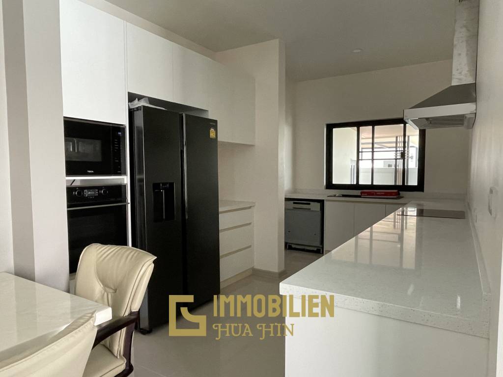 Emplacement calme / Système solaire de 15 kW / Piscine privée