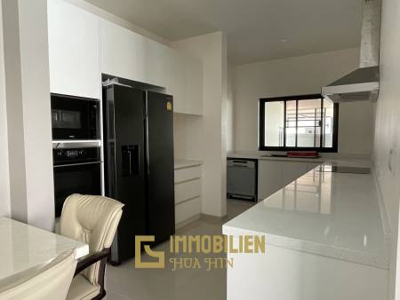 Emplacement calme / Système solaire de 15 kW / Piscine privée