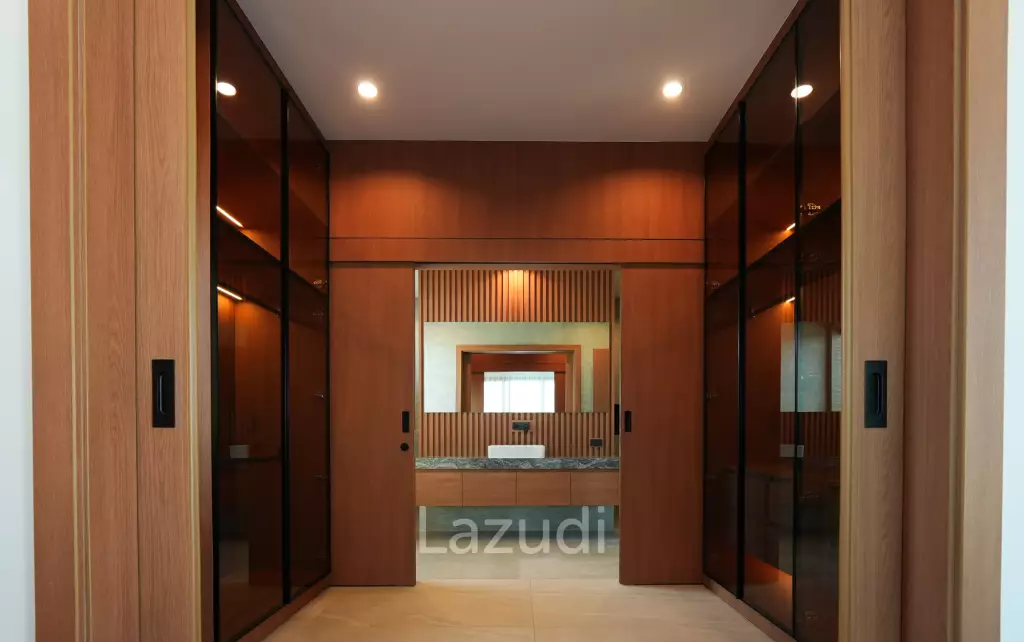 208 sqm modern pool villa in Nong Khae Hua Hin