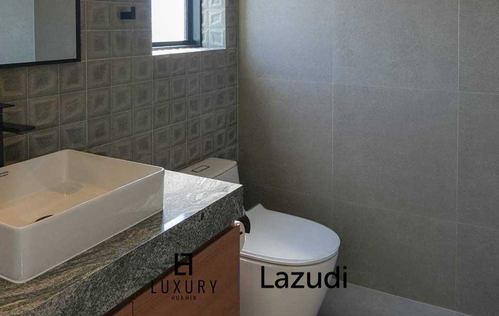 208 sqm modern pool villa in Nong Khae Hua Hin