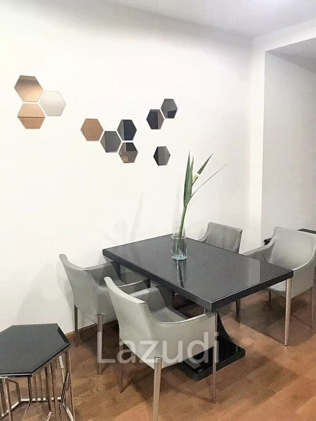 2 Bed 2 Bath 80 SQ.M. The Address Chidlom