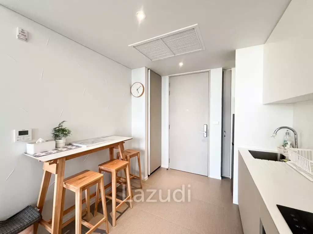 42 sqm Sea View Condo on 6th Floor in Veranda.