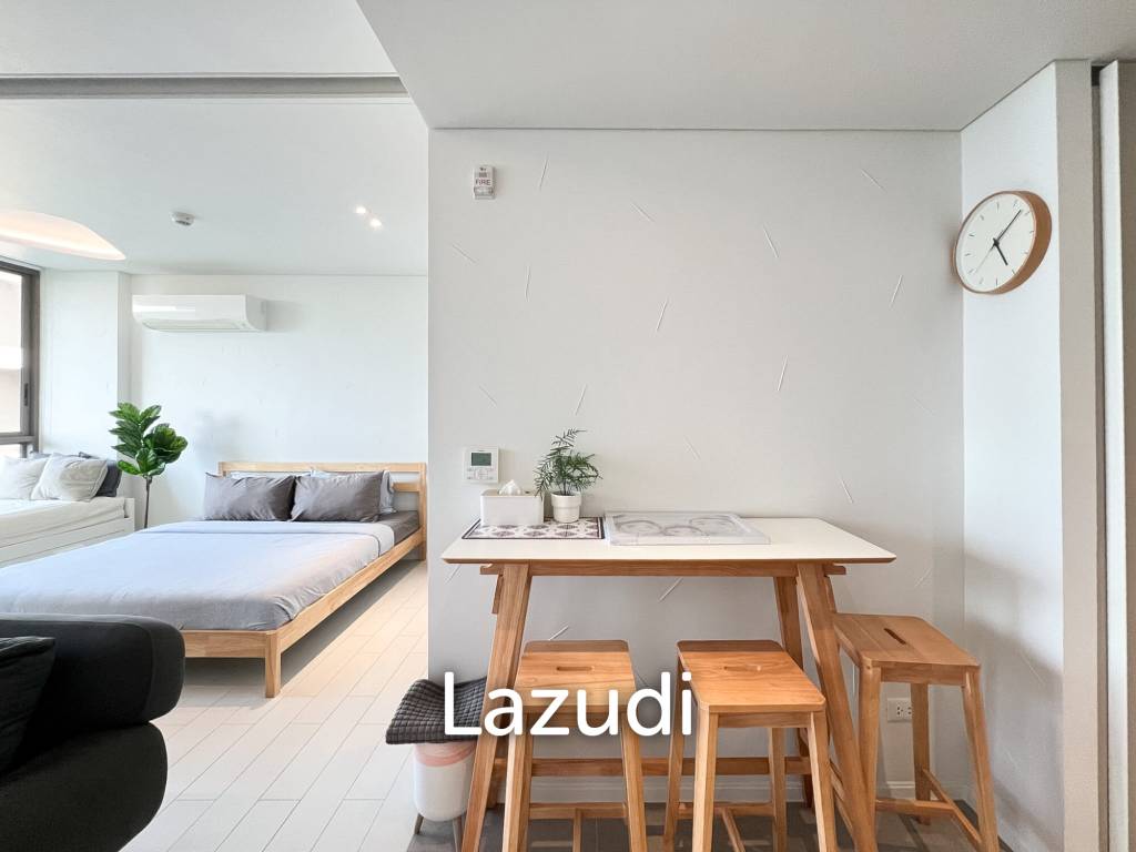 42 sqm Sea View Condo on 6th Floor in Veranda.