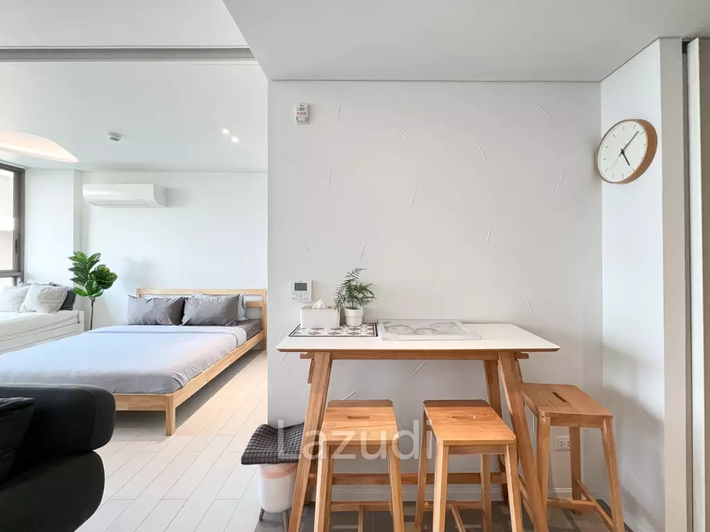 42 sqm Sea View Condo on 6th Floor in Veranda.