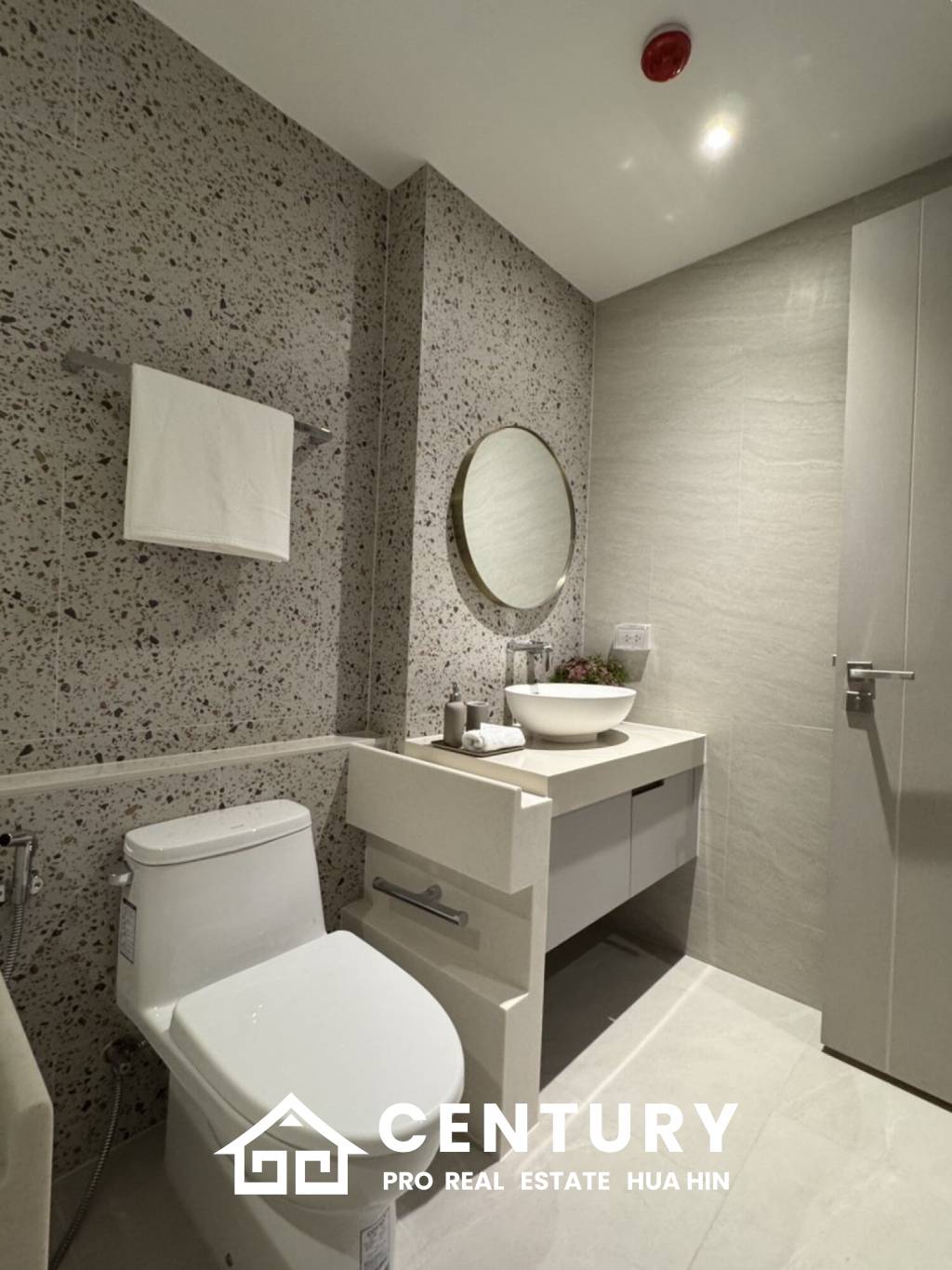 105 ตร.ม 2 เตียง 2 อาบน้ำ คอนโดมิเนียม For ขาย