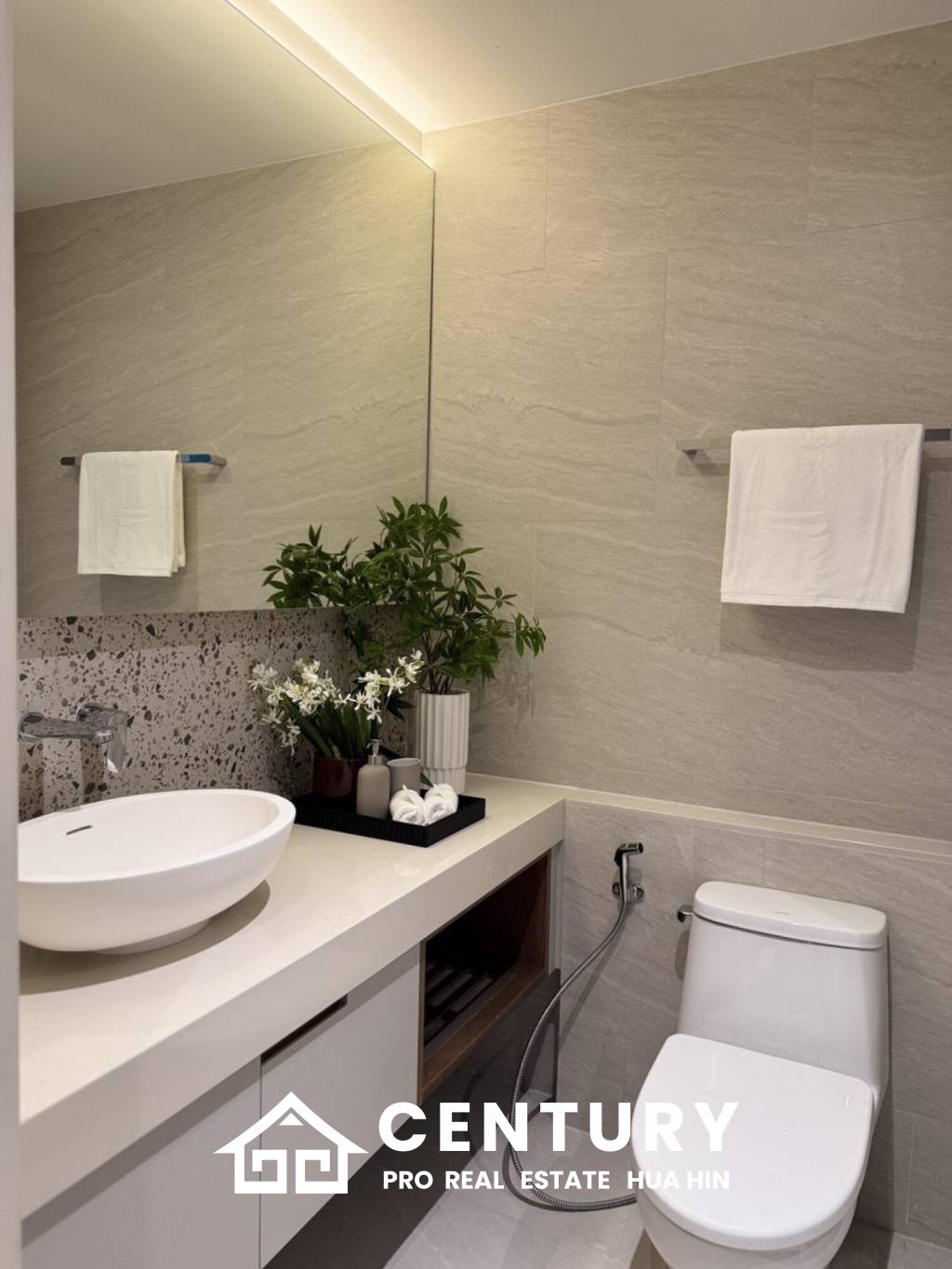 105 ตร.ม 2 เตียง 2 อาบน้ำ คอนโดมิเนียม For ขาย