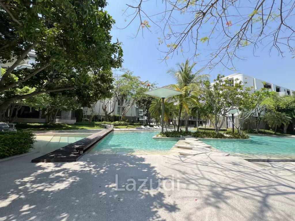 Poolside 2 bedroom condo at Baan SanKraam Cha-Am