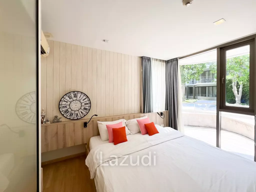 Poolside 2 bedroom condo at Baan SanKraam Cha-Am
