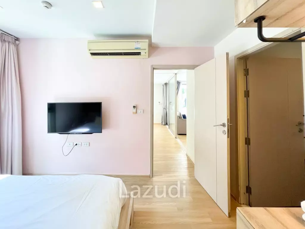 Poolside 2 bedroom condo at Baan SanKraam Cha-Am