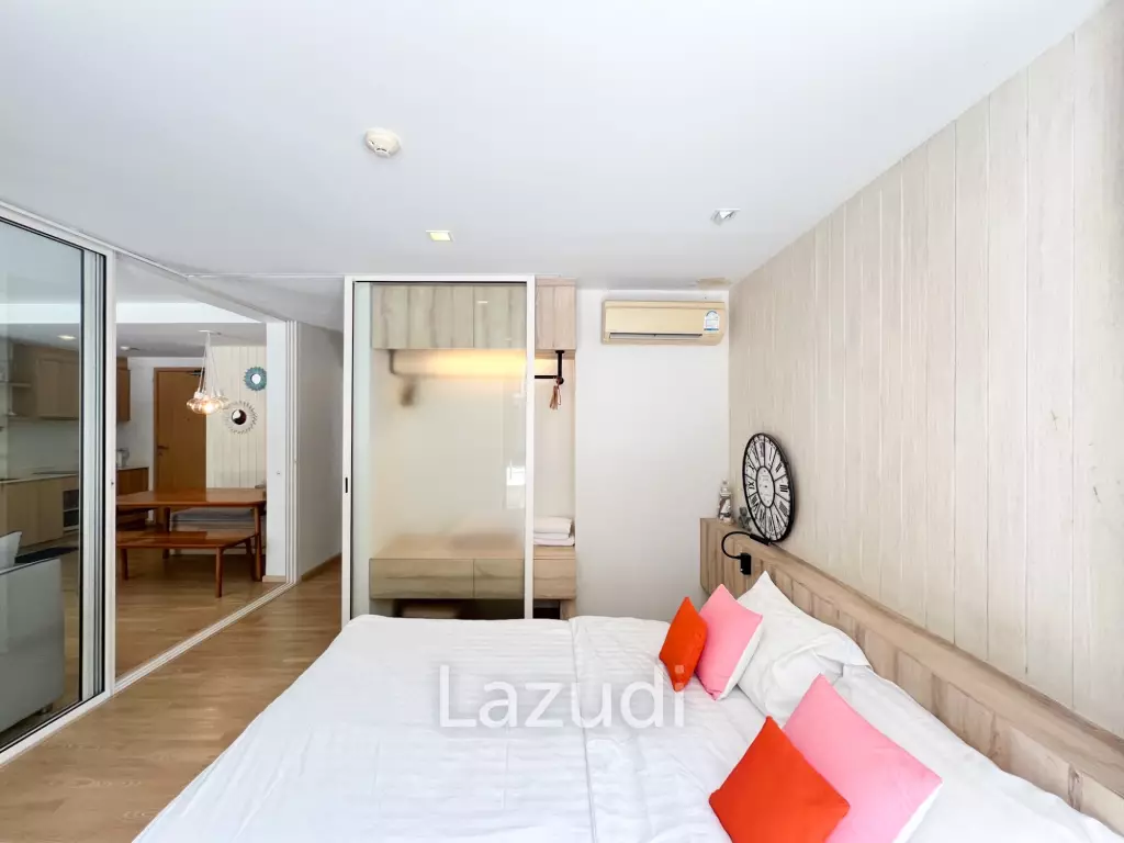 Poolside 2 bedroom condo at Baan SanKraam Cha-Am