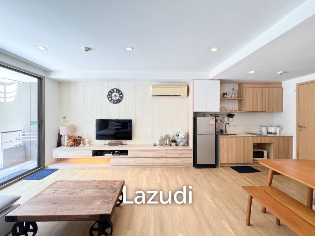 Poolside 2 bedroom condo at Baan SanKraam Cha-Am