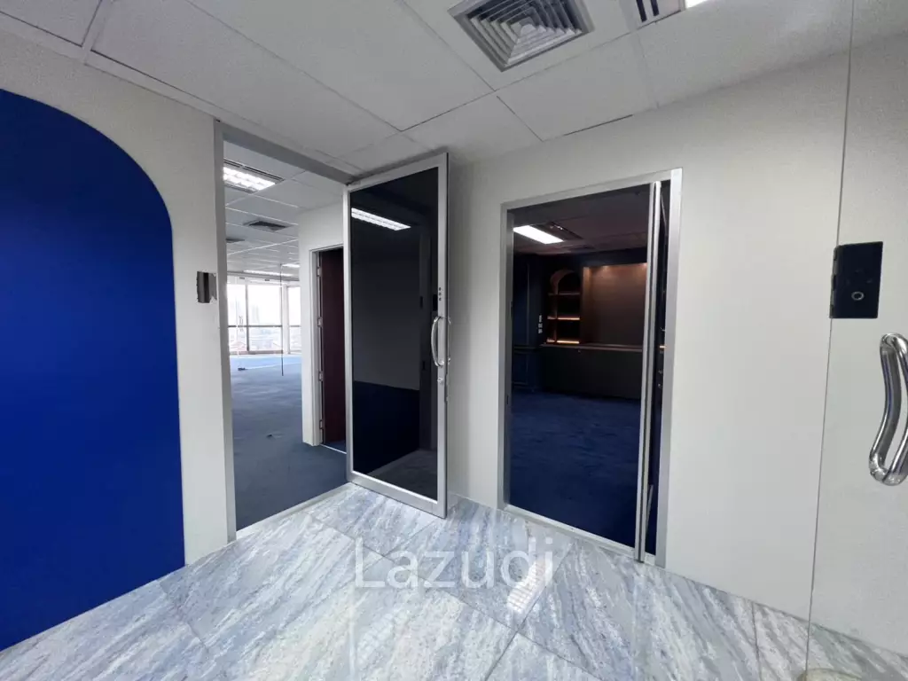228 sqm high floor office Chartered Square Si Lom Bangkok