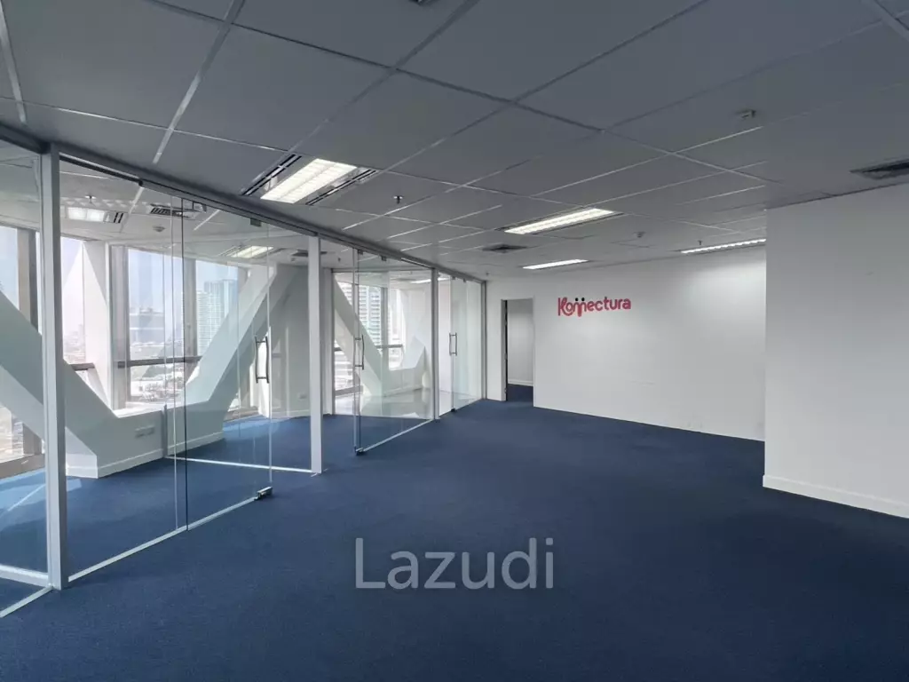 228 sqm high floor office Chartered Square Si Lom Bangkok