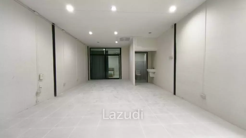 Spacious 5-Bedroom House For Rent Wantana Village