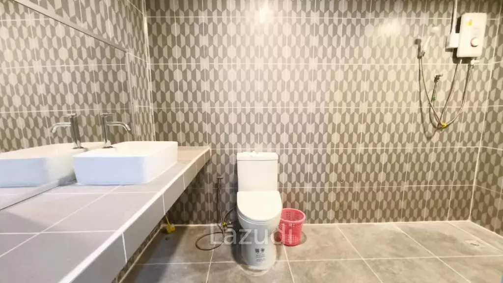 Spacious 5-Bedroom House For Rent Wantana Village