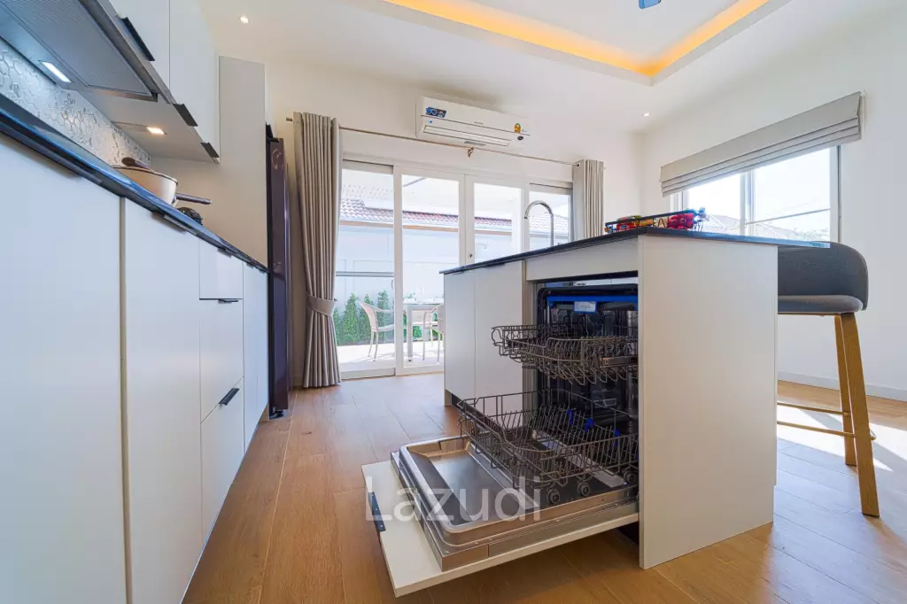New Modern 3 Bedroom Pool Villa! (MB3)