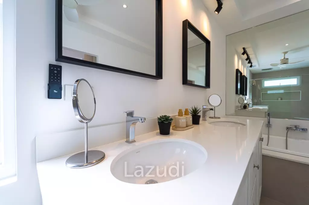 New Modern 3 Bedroom Pool Villa! (MB3)