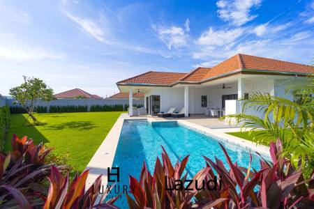 New Modern 3 Bedroom Villa! (MB35)