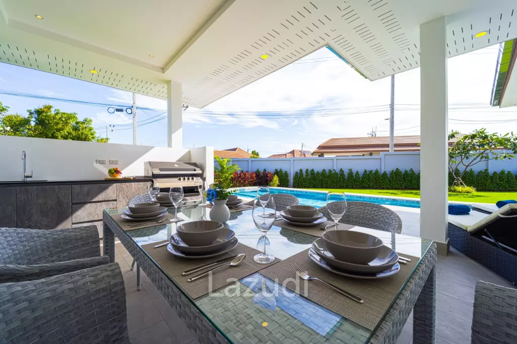 New Modern 3 Bedroom Villa! (MB35)