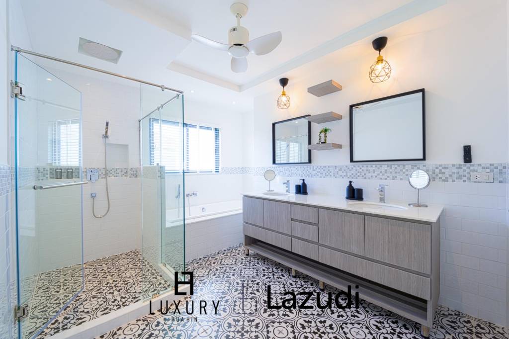 New Modern 3 Bedroom Villa! (MB35)